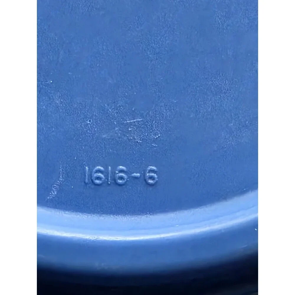 Vintage Tupperware oval storage container with lid, 1616-6 W/lid 1612-23